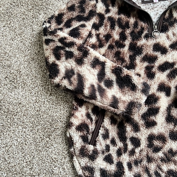 Cozy Sherpa Leopard Print Fleece Pullover size S - Picture 3 of 5